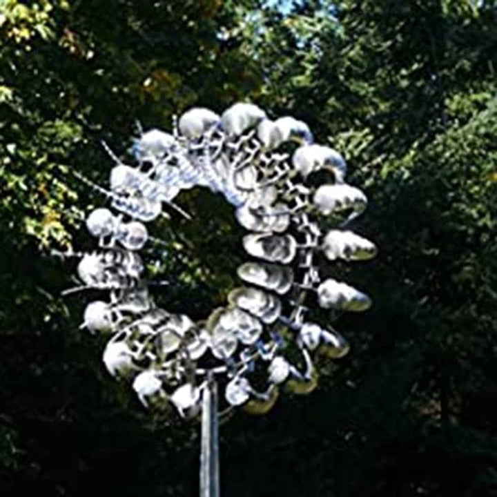 Dekorative Windmühle in Sonnenblumenform, kinetische Metallskulptur, stilvolle Heimdeko für den Garten.