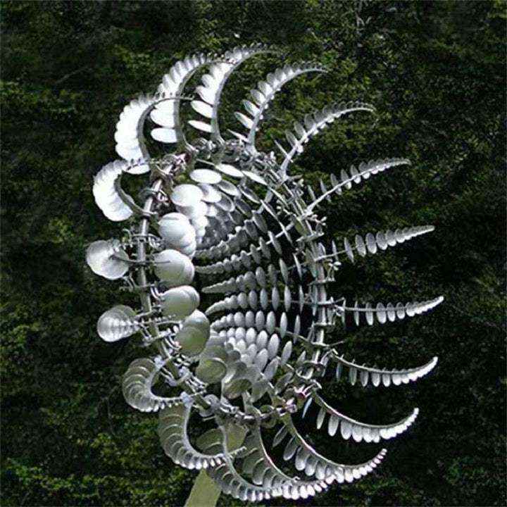 Kinetischer Outdoor Metall-Windspinner für den Garten, eine magische Windmühle und wetterfeste Gartendeko.