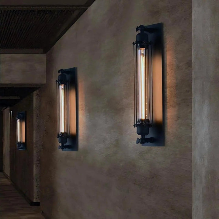 Stilvolle Vintage LED-Lampe zur Wandmontage, schafft stimmungsvolles Ambiente im Haus.