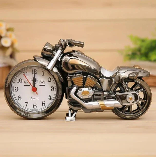 Klassischer Motorrad-Wecker im Retro-Stil für Biker; Vintage Deko Uhr, perfektes Geschenk für Schlafzimmer & Wohnzimmer.