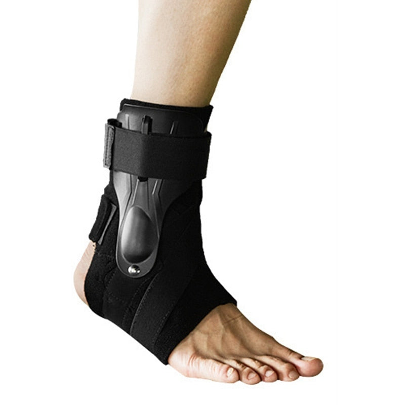 Verstellbare Knöchelstützbandage mit festem Halt. Reduziert Schmerzen, bietet Komfort und Schutz.