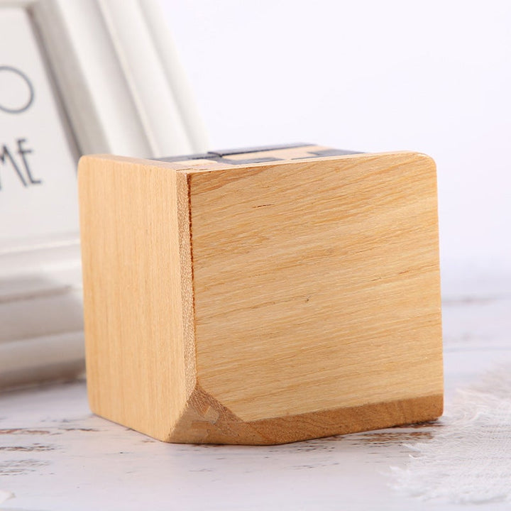 IQ-förderndes 3D Holzpuzzle als Gehirntrainer. Ideal für Erwachsene & Kinder, stärkt Geduld.