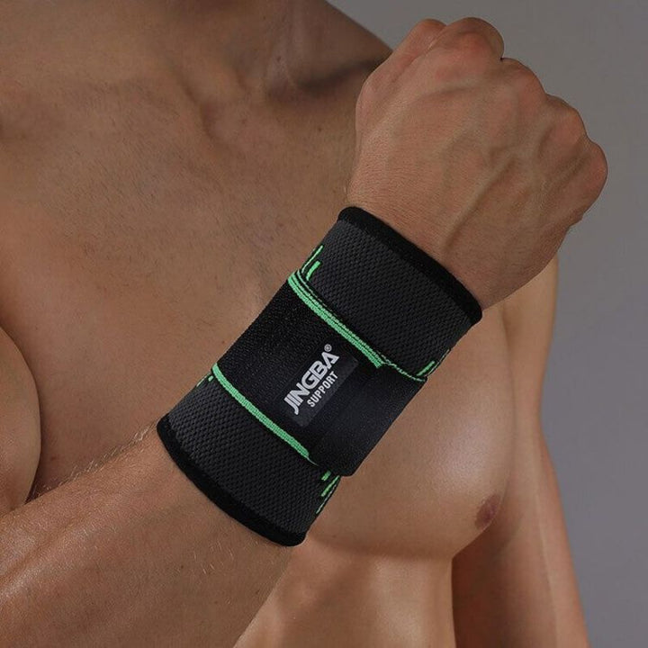 Ergonomische Handgelenkbandage für verbesserte Stabilität und präventive Unterstützung im Sport.