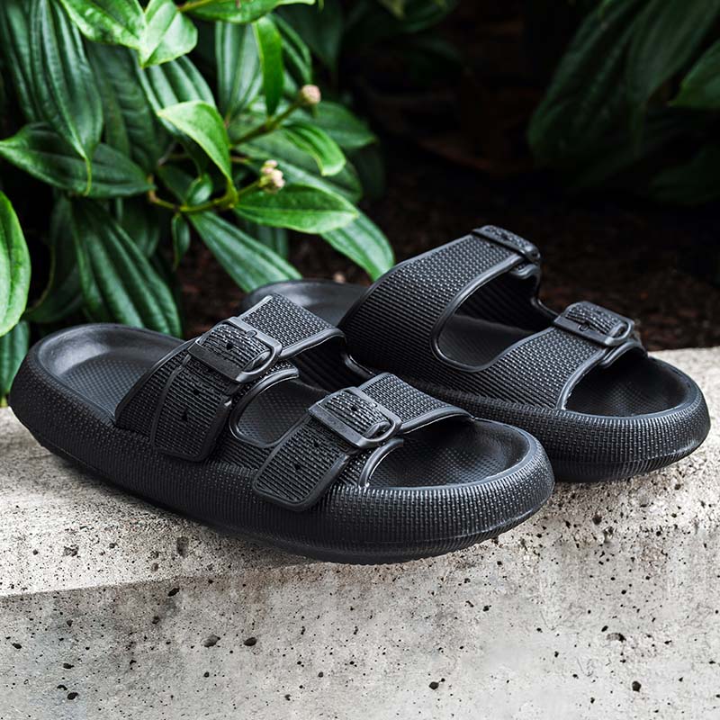 Rutschfeste Herren Badeschuhe, leicht & wasserabweisend, ideal als Alltagsschuhe oder am Pool.