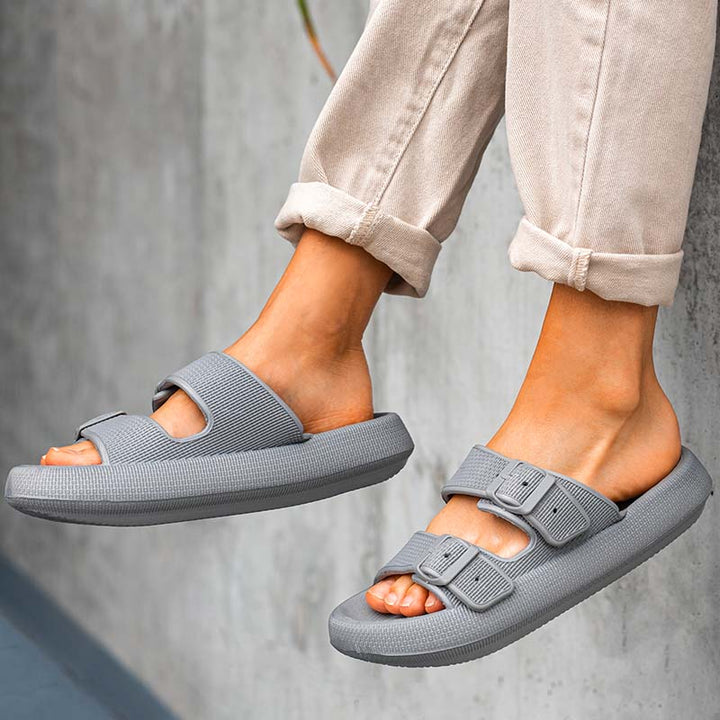 Vielseitige Herren Komfortschuhe: Gelenkschonende Pantoletten für Alltag, Haus & Bad. Leicht & rutschfest.