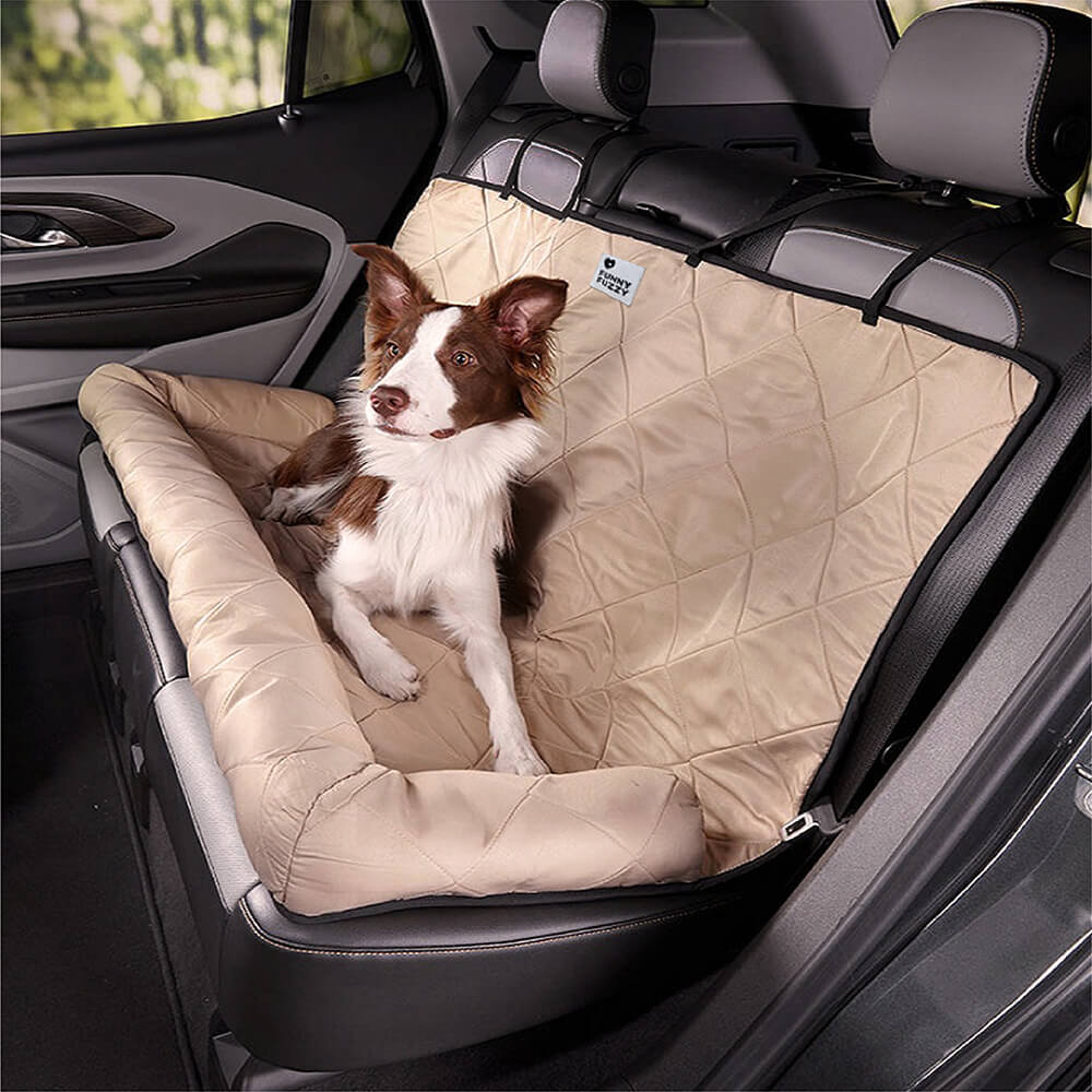 Komfortabler Hundeautositz & Rücksitzschutz: wasserdichtes Hundebett für sichere Autoreisen mit Haustier.