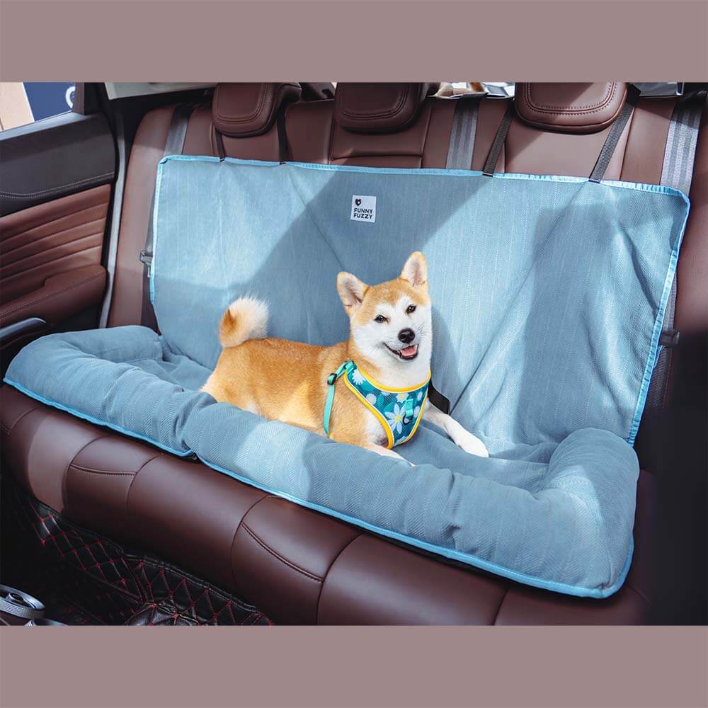 Schutz & Gemütlichkeit: Hundeautositz für den Rücksitz, wasserdicht, schützt Auto & Haustier.