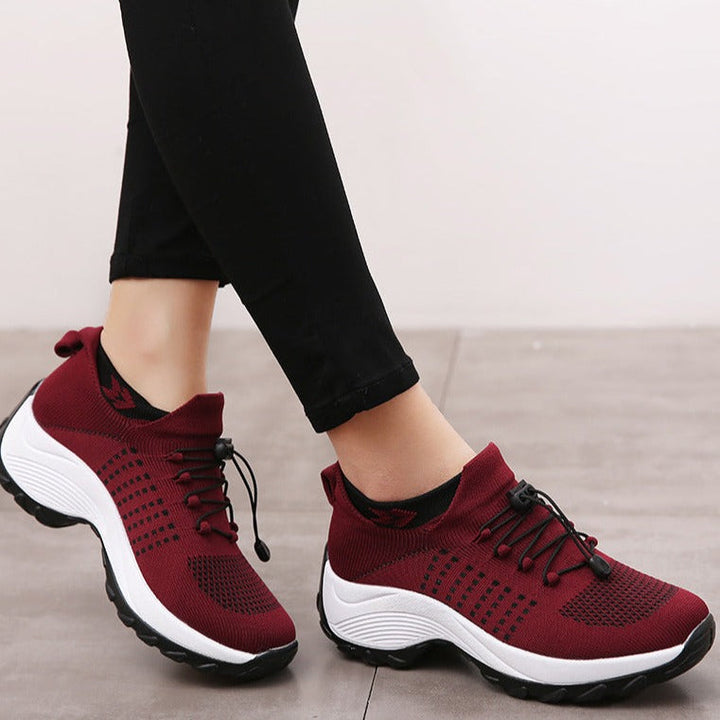 Maximaler Komfort: Damen-Sneaker bei Plantarfasziitis & Hallux Valgus. Orthopädisch, breite Zehenbox, rutschfest.