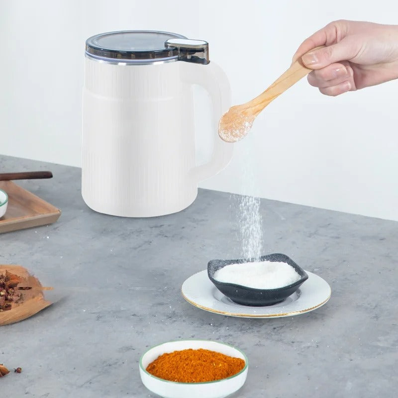 Hochwertige Getreidemühle mahlt Getreide für selbstgemachtes, frisches Vollkornmehl. Perfekt für die gesunde Küche.