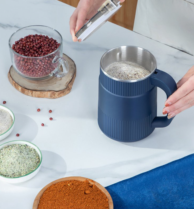 Gesunde Vollkorn-Getreidemühle für frisches Mehl zu Hause. Ideal für nahrhaftes Backen und bewusste Ernährung.