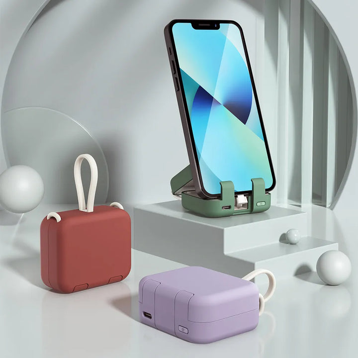 Kompakte Universal Powerbank für schnelle Handyladung unterwegs. Mobiler Zusatzakku, ideal auf Reisen.