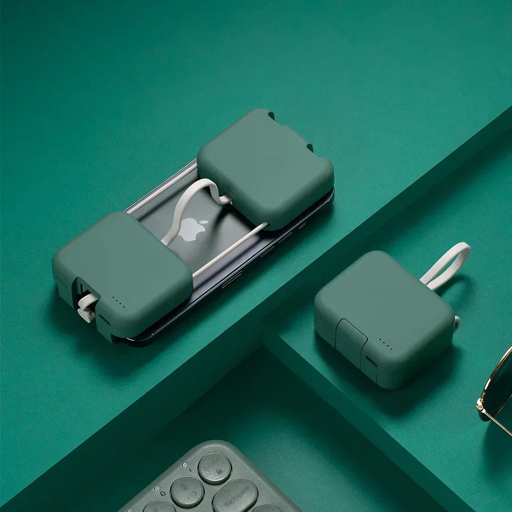 Mobile Powerbank mit Schnellladefunktion für Handy & Tablet. Kompakter Reiseakku, zuverlässiger Strom für unterwegs.