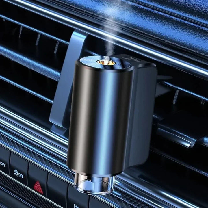 Kompakter Auto Aromatherapie-Diffuser AromaDrive, ideal als Lufterfrischer & Duftspender für entspannte Fahrten.