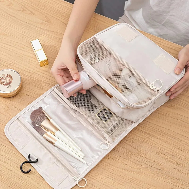 Vielseitiger Reise-Organizer Kulturbeutel mit 6 Fächern, Kosmetiktasche aus Polyester, perfekt für Geschäftsreise.