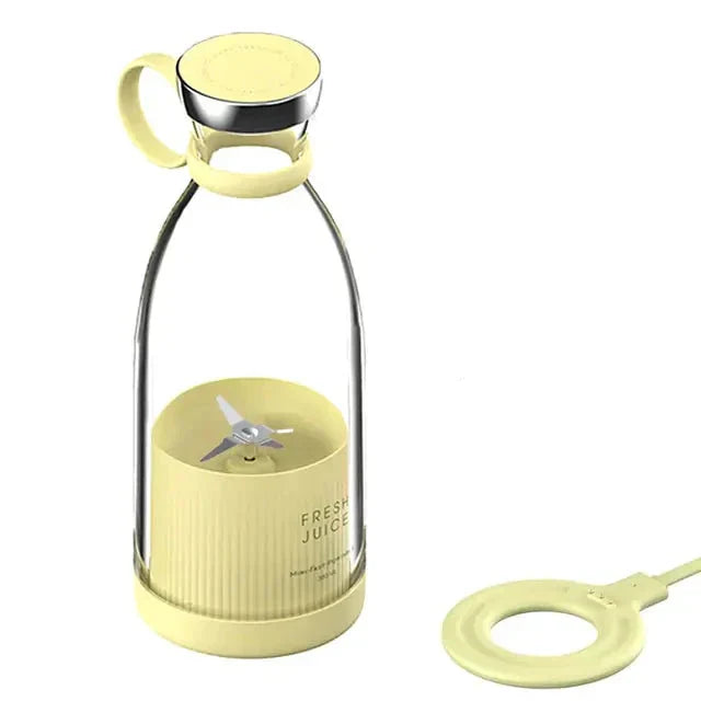 Kompakter SmoothEase Smoothie Maker: Ihr persönlicher Mixer für nahrhafte Smoothies & frische Säfte, überall.