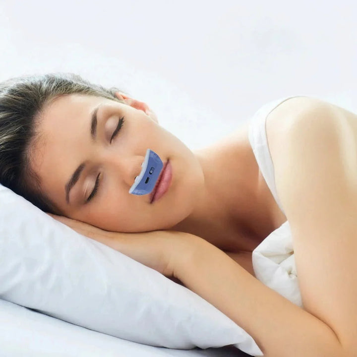 Modernes, leises MICROBREATH CPAP-Gerät, optimiert für Schlafapnoe-Patienten und Schnarcher, für mehr Gesundheit.
