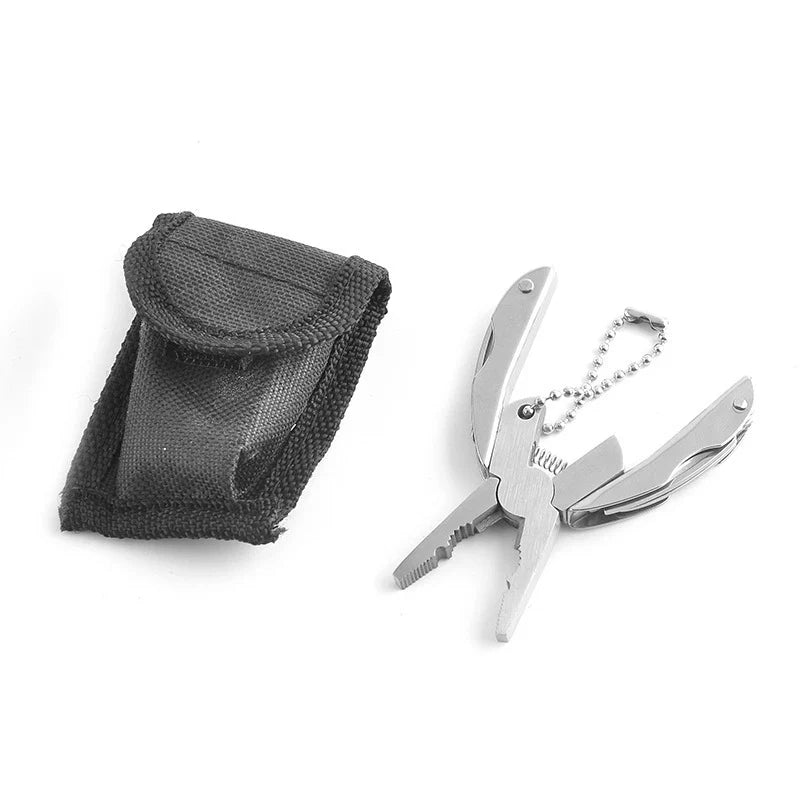 Praktisches Mini-Multitool mit Zange, Messer und Schraubendreher. Ideal als robuster Edelstahl-Schlüsselanhänger für Outdoor.