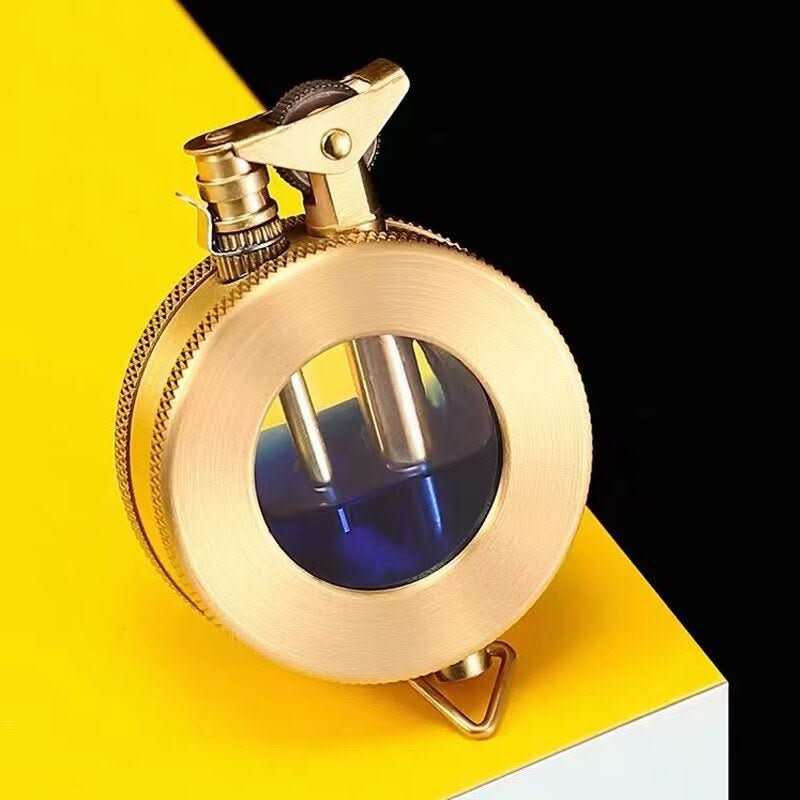 Outdoor Retro Kerosin Feuerzeug, kompaktes Vintage-Design aus Metall, nachfüllbar und stilvoll für Abenteuer.