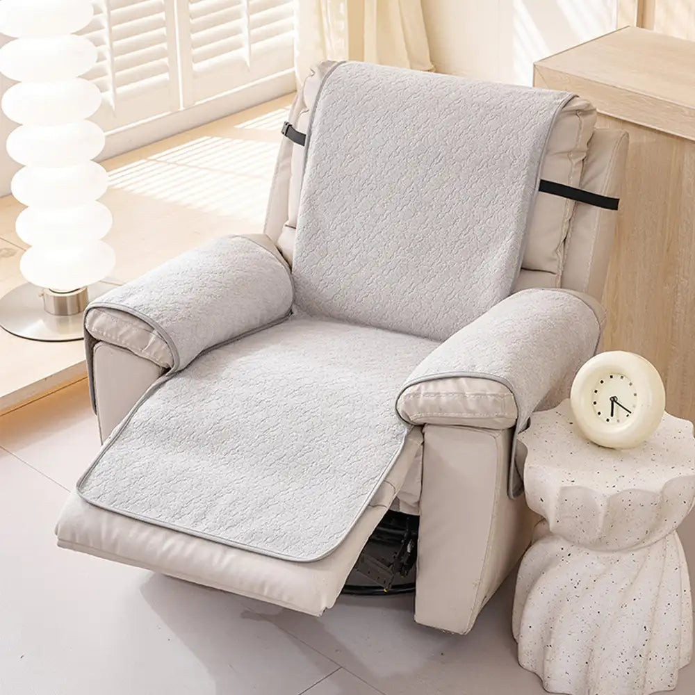 Weicher, haustierfreundlicher Chenille Reclinerbezug, rutschfest & maschinenwaschbar.