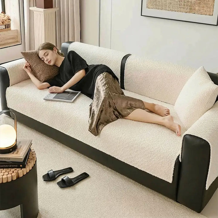 Atmungsaktiver, waschbarer Chenille-Sofaüberwurf für Haustiere. Ganzjährig, kratzfest und modern im Design.
