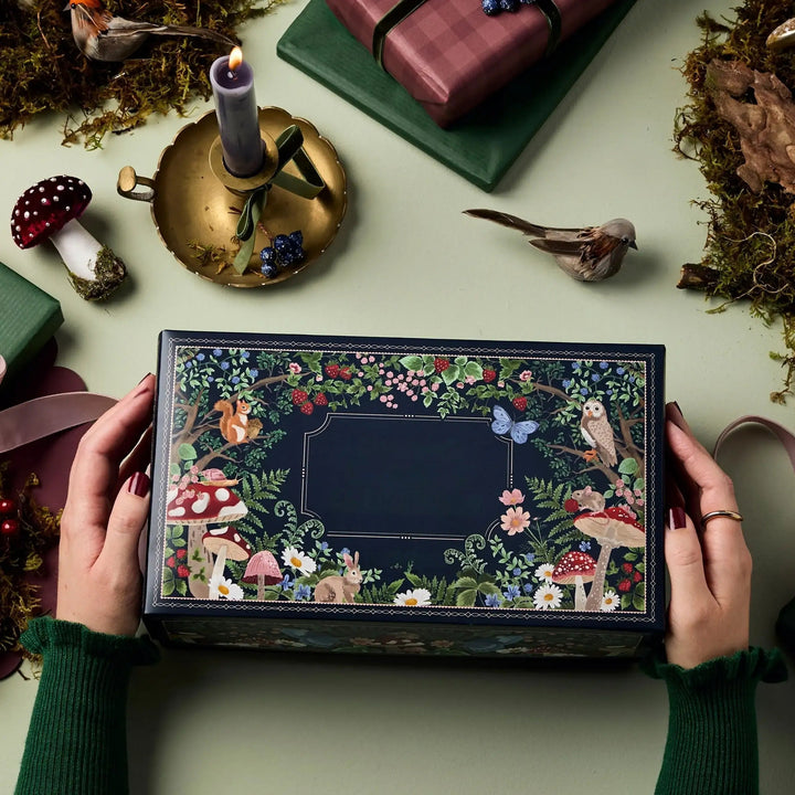 Kreativer Adventskalender für Schreibwaren-Fans, gefüllt mit Büroartikeln und täglichen Überraschungen.