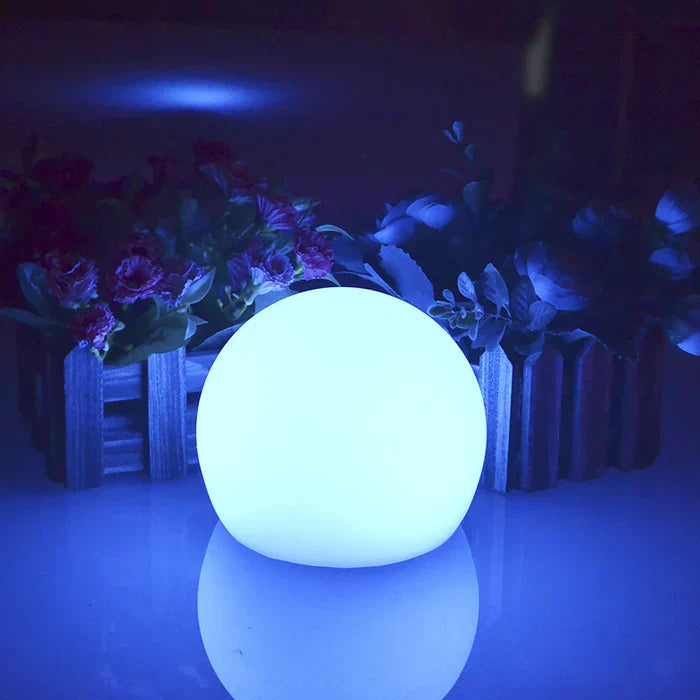 Solar-Gartenleuchte GlowSphere, LED-Kugel mit Ambientebeleuchtung für Terrasse & Außenbereich.