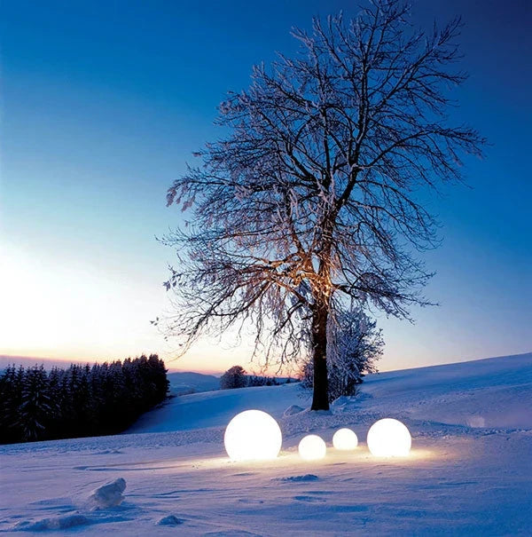 Wetterfeste LED-Gartenleuchte, solarbetrieben, als Ambientebeleuchtung für Garten und Terrasse.