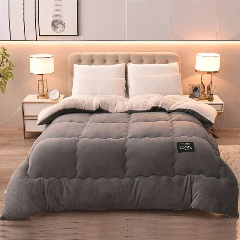 Kuschelige Flanell-Fleece Winterdecke für wohlige Wärme im Schlafzimmer und gemütliche Stunden.