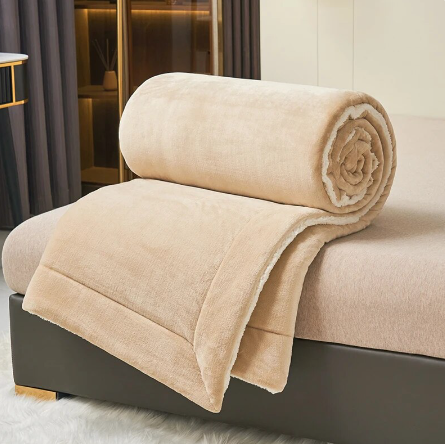 Luxuriöse Kuscheldecke, ein warmes und weiches Geschenk für gemütliche Stunden zu Hause.