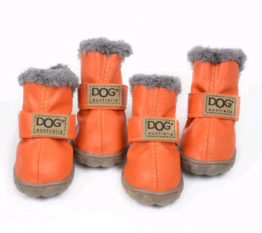 Ergonomische Hundeschneestiefel garantieren warmen Pfotenschutz bei jedem Winterabenteuer; bequem & sicher.