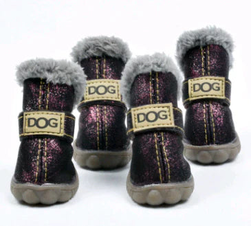 Sichere Hundestiefel für den Winter; rutschfest für optimalen Halt & warmer Schutz vor Kälte und Streusalz.