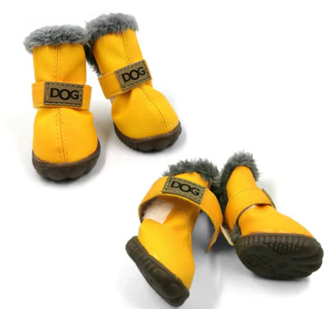 Hochwertige Hundeschneestiefel für umfassenden Pfotenschutz; warm, rutschfest und wasserabweisend.