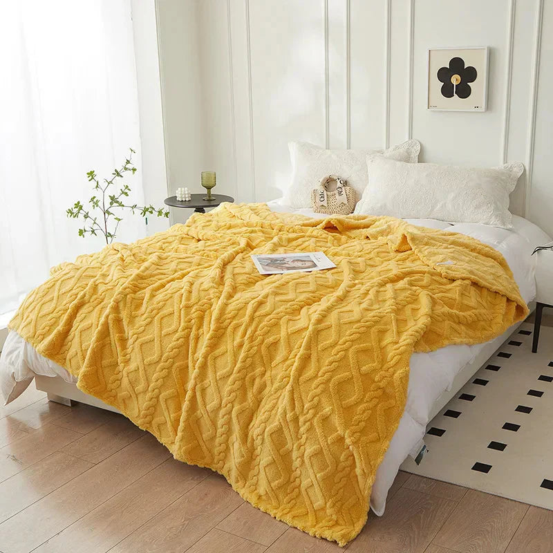 Reine Lammwolldecke, natürlich wärmeisolierend & sehr weich. Die perfekte Kuscheldecke für kalte Tage.
