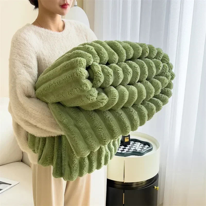 Elegante Plüschdecke PlushNest, eine vielseitige Decke für Bett und Sofa mit ultimativem Komfort.