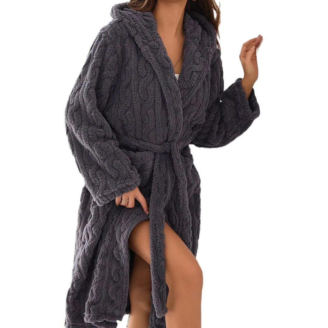 Kuscheliger Kapuzenbademantel für Damen & Herren, weich & gemütlich, ideal für Entspannung zuhause.