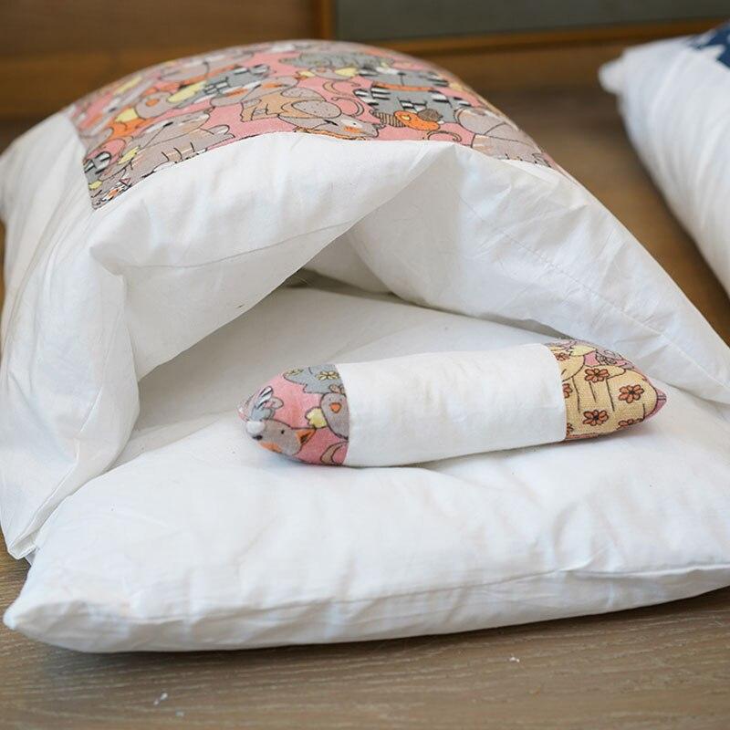 Katzenzubehör: Warmer Katzenschlafsack, perfektes Haustierbett für kuschelige Stunden.