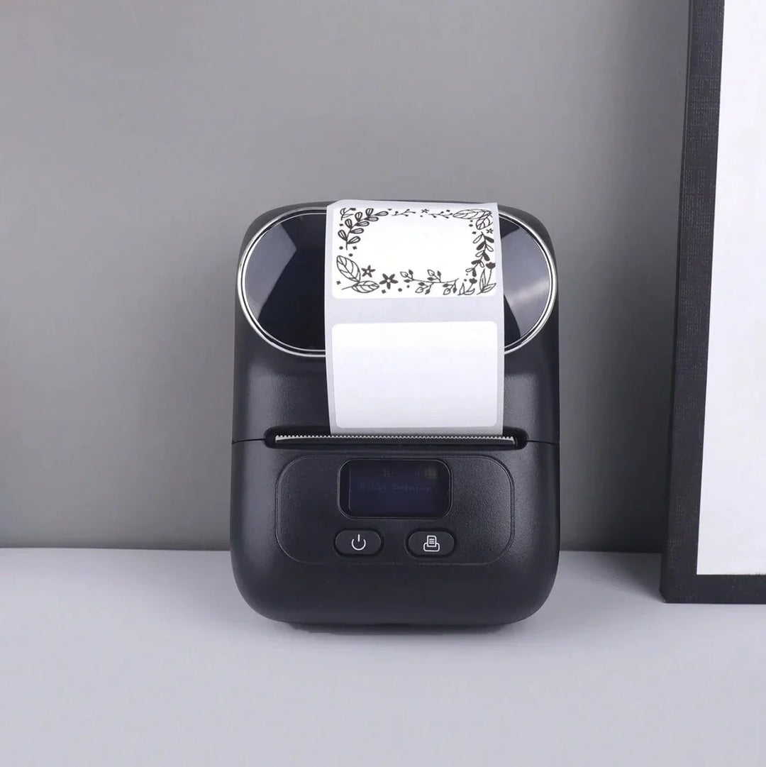 LABELO Etikettendrucker kabellos via Bluetooth mit Smartphone verbunden, druckt Etiketten schnell & einfach.