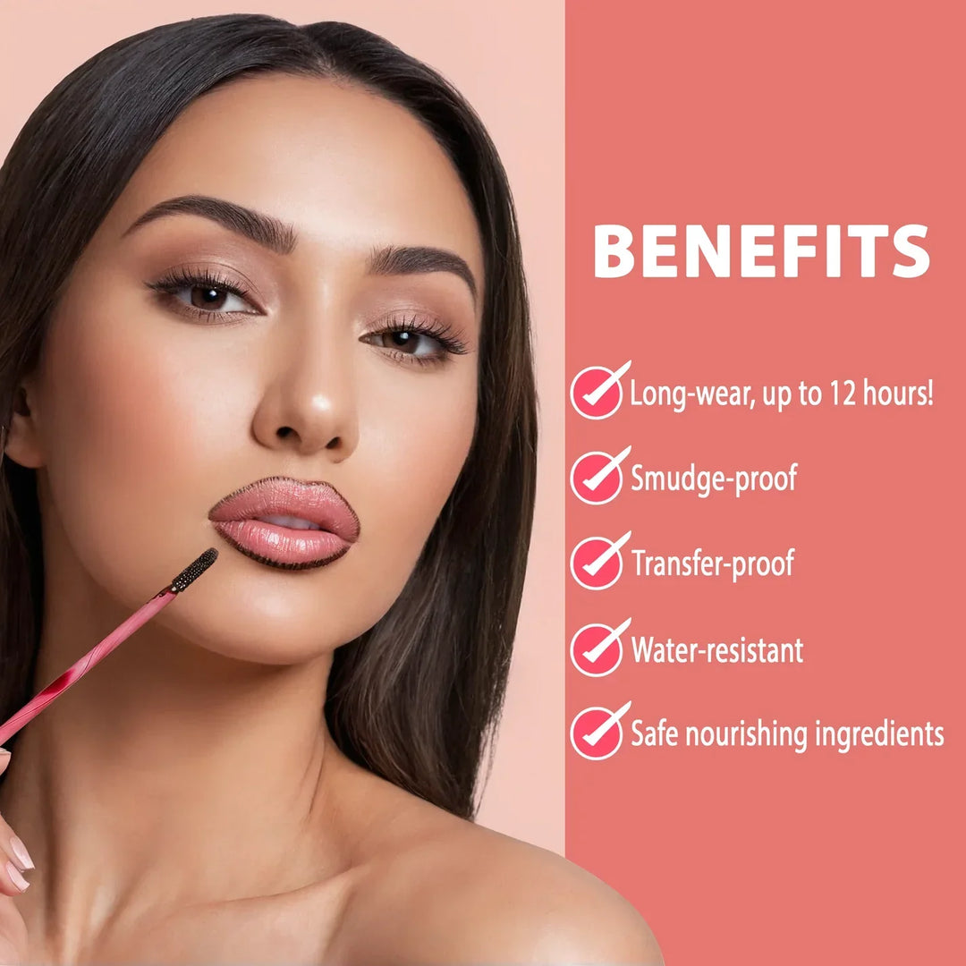 Der Peel-off Lippenstift in stylischer Verpackung, verspricht langanhaltende Lippenfarbe.