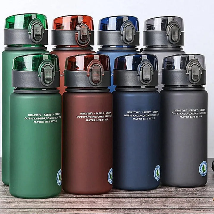 Leckfreie Unisex Sporttrinkflasche, BPA-frei, ideal für Fitness, Outdoor & Reisen.