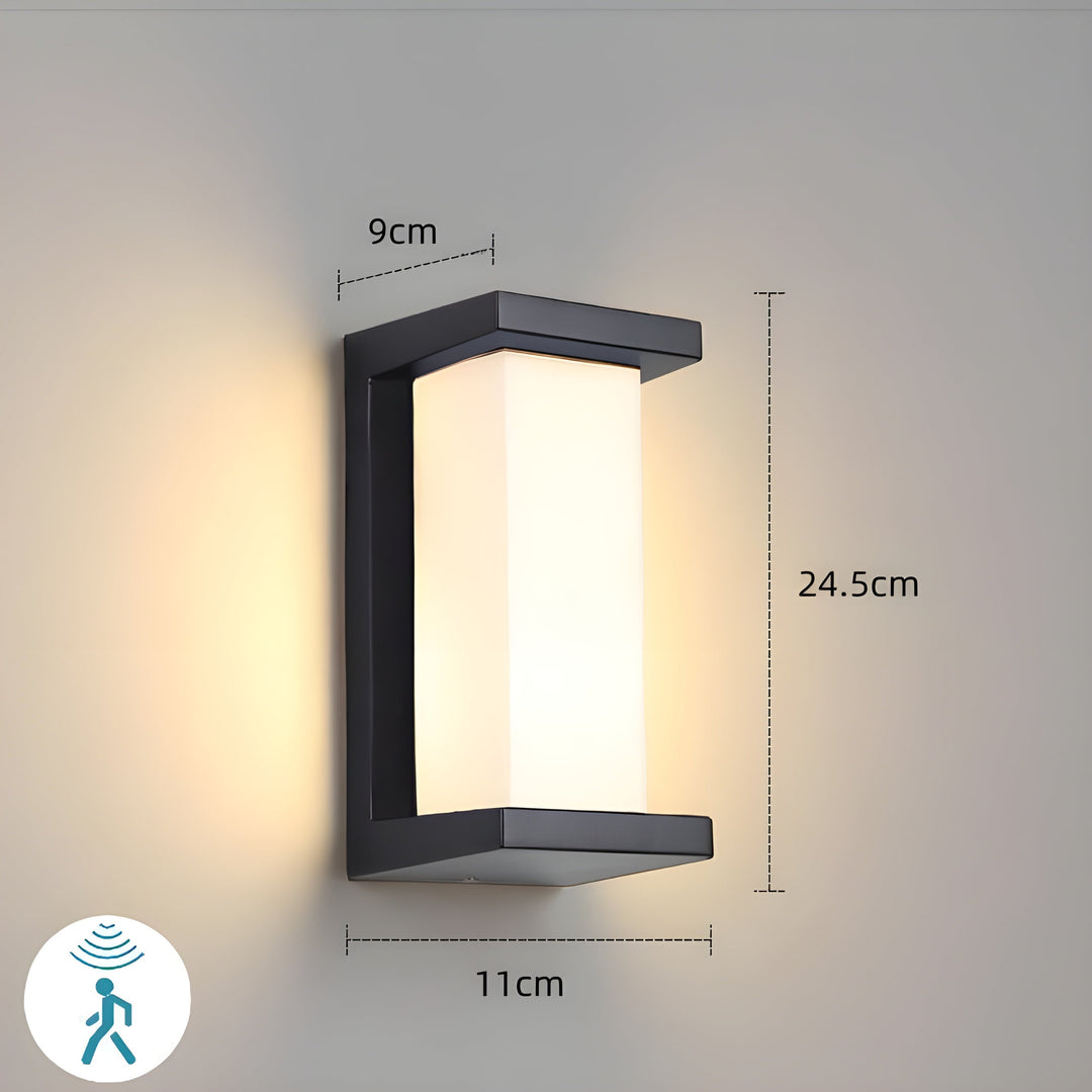 Flexible LED Außenleuchte mit integriertem Bewegungsmelder, IP65. Perfekt als Terrassen- oder Eingangslicht.