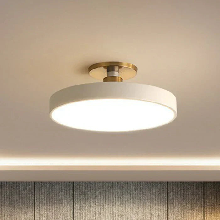 Skandinavische LED Kinderzimmerleuchte NordicaGlow aus Acryl. Hell, modern und energiesparend.