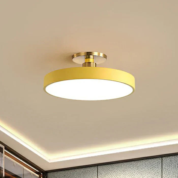 Minimalistische LED Deckenleuchte NordicaGlow. Skandinavisch, modern & funktional für Kinder- & Wohnbereiche.