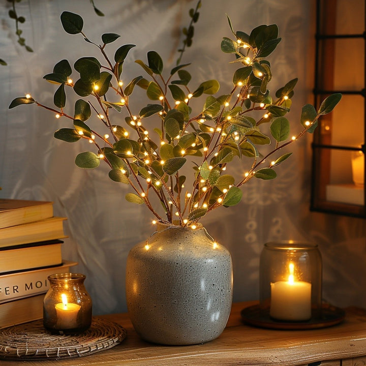 Zarter LED Kirschblütenzweig mit warmweißer Ast Beleuchtung, ideal für elegante Wohndeko.