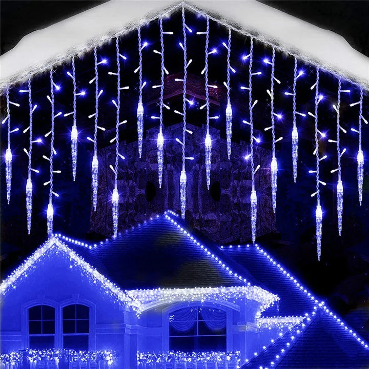 LED Eiszapfen Lichterkette für festliche Weihnachtsdekoration innen & außen; schafft winterliches Ambiente.