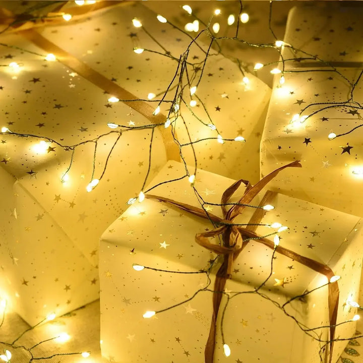 LED-Feuerwerks-Lichterkette mit Fernbedienung, vielseitig einsetzbar als Partylicht oder festliche Dekoration.