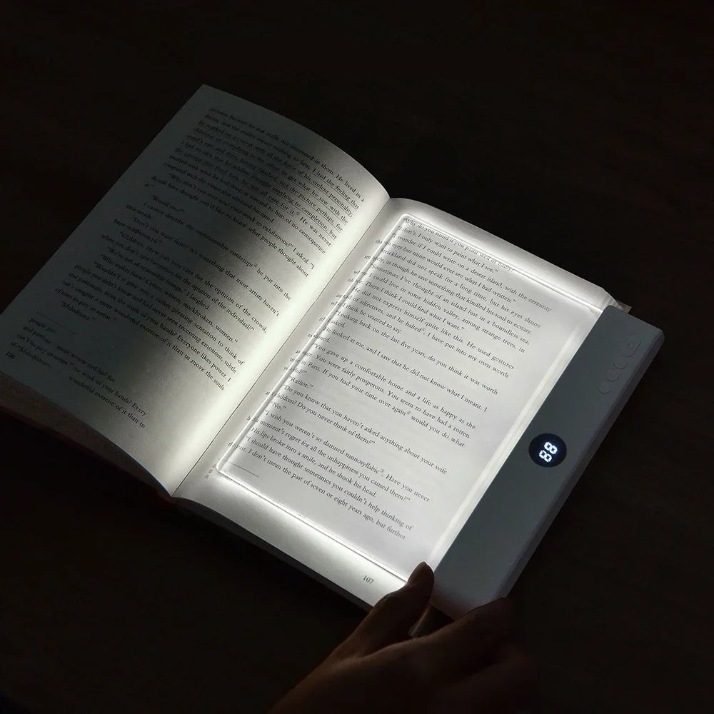Dimmbare LED-Leselampe mit einstellbarer Farbtemperatur, flimmerfrei und augenschonend für komfortables Abendlicht.