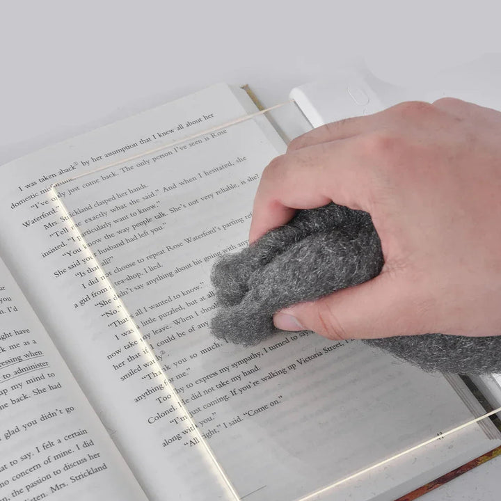 Geschenkidee: Augenfreundliche LED-Leselampe mit Farbtemperatur, dimmbar und tragbar für entspanntes Lesen als Buchlicht.