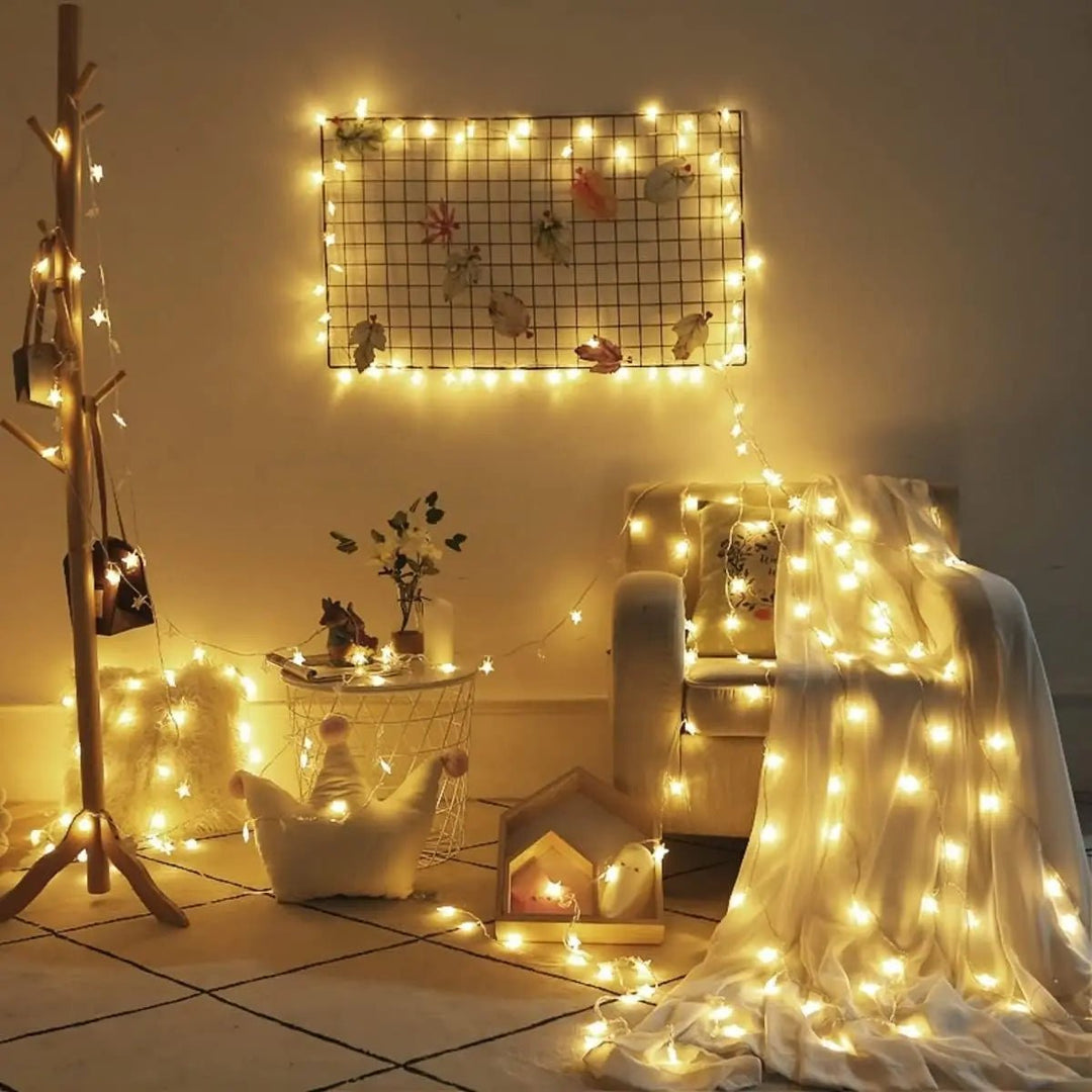 Batteriebetriebene LED-Lichterkette kaltweiß für Außenbereich. Ideal für Garten & Weihnachts-Deko.