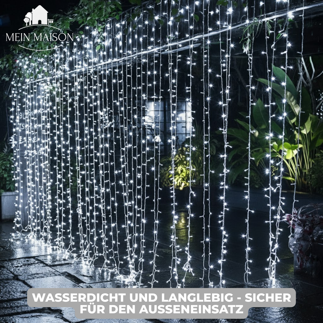 Dekorativer LED Lichtervorhang für Innenbereiche, schafft festliches Ambiente mit sanftem, hellem Licht.