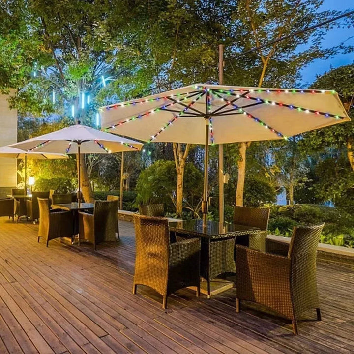 Kabellose LED-Lichterkette für Sonnenschirm, wetterfest (IP67), ideal für Outdoor Gartenbeleuchtung.